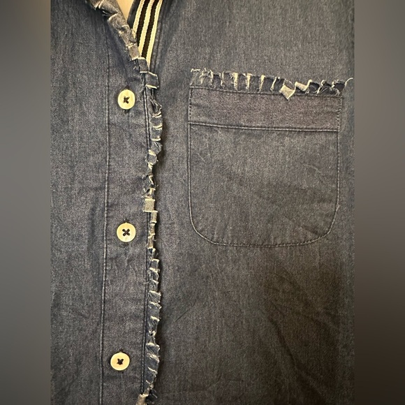 Tizzie LS Denim Ruffle Edge Button Up Shirt NWOT - Picture 4 of 7
